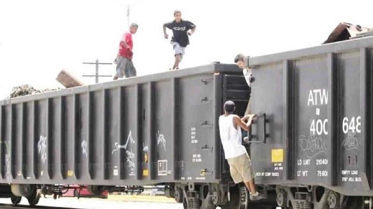 Continúan robos de chatarra al ferrocarril y en los yonkes asegurados