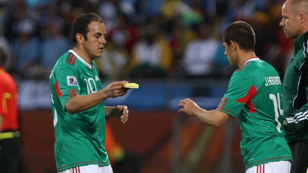 Chicharito Hernández vs Cuauhtémoc Blanco: Debate de leyendas en el fútbol mexicano