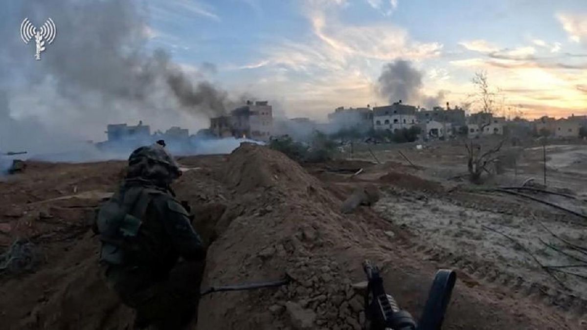 Ejército israelí desmantela infraestructura en Jan Yunis, donde cree que está jefe de Hamás en Gaza