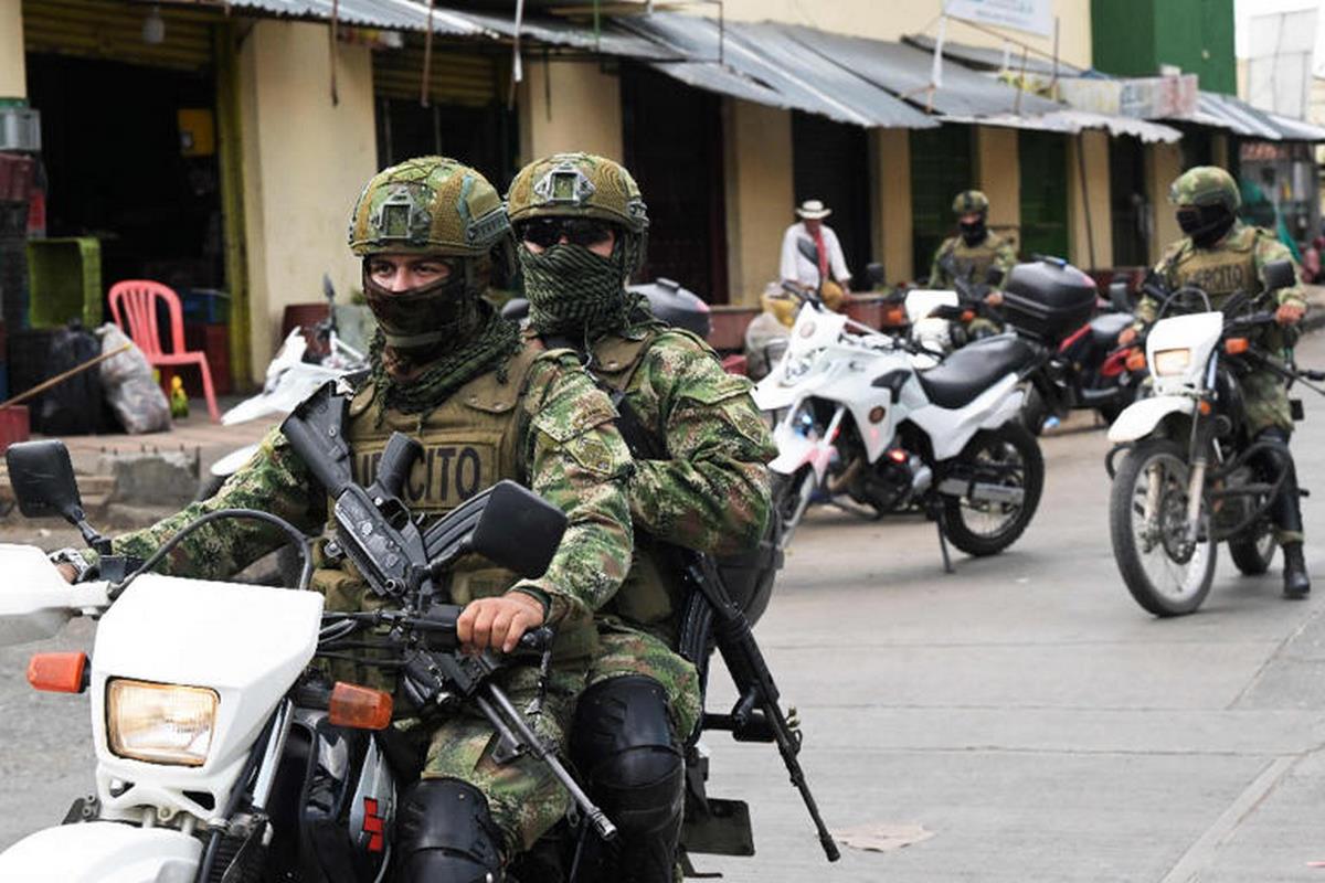 Colombia lanza advertencias a guerrillas por acciones violentas