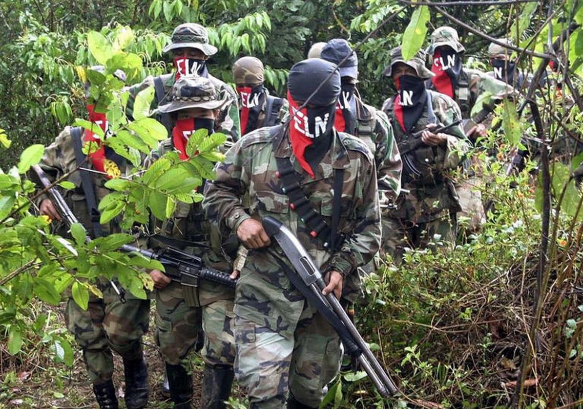 Guerrilla colombiana del ELN advierte que, pese a cese al fuego, responderá a ofensivas de las FFMM