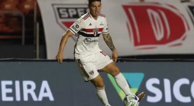 James-Rodríguez-Copiar