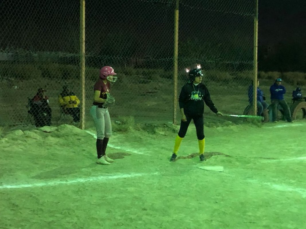 Cobras castigan a Cachorras de Juárez