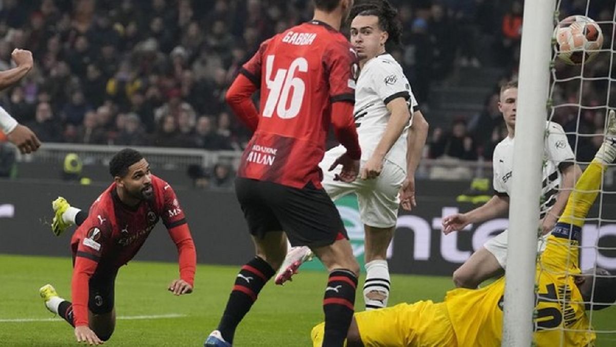 Milán sufrió de más ante Rennes para seguir con vida en la Europa League