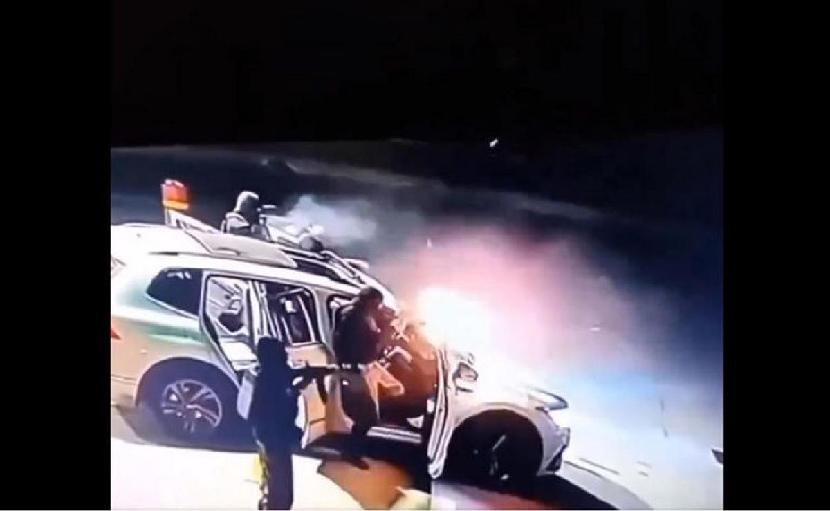 Captan brutal ataque de cuatro sicarios contra policías en Ensenada Foto: Captura de pantalla