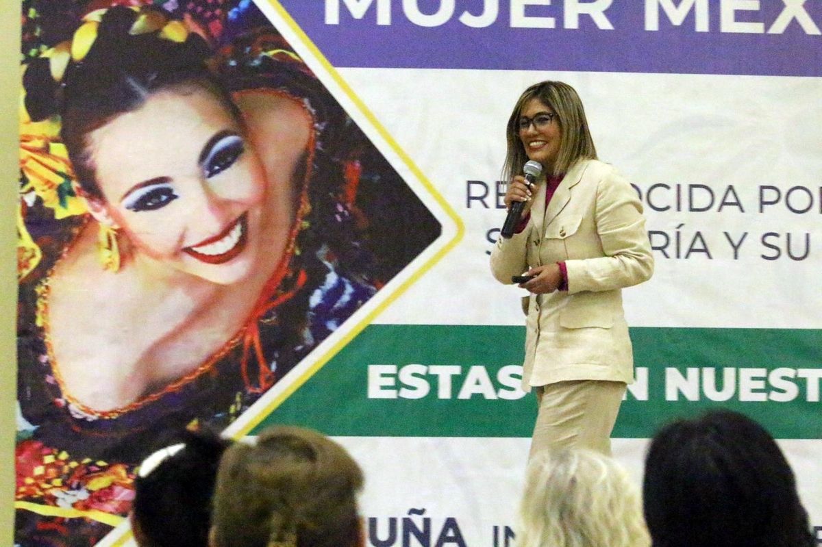 Conmemoran el Día de la mujer mexicana