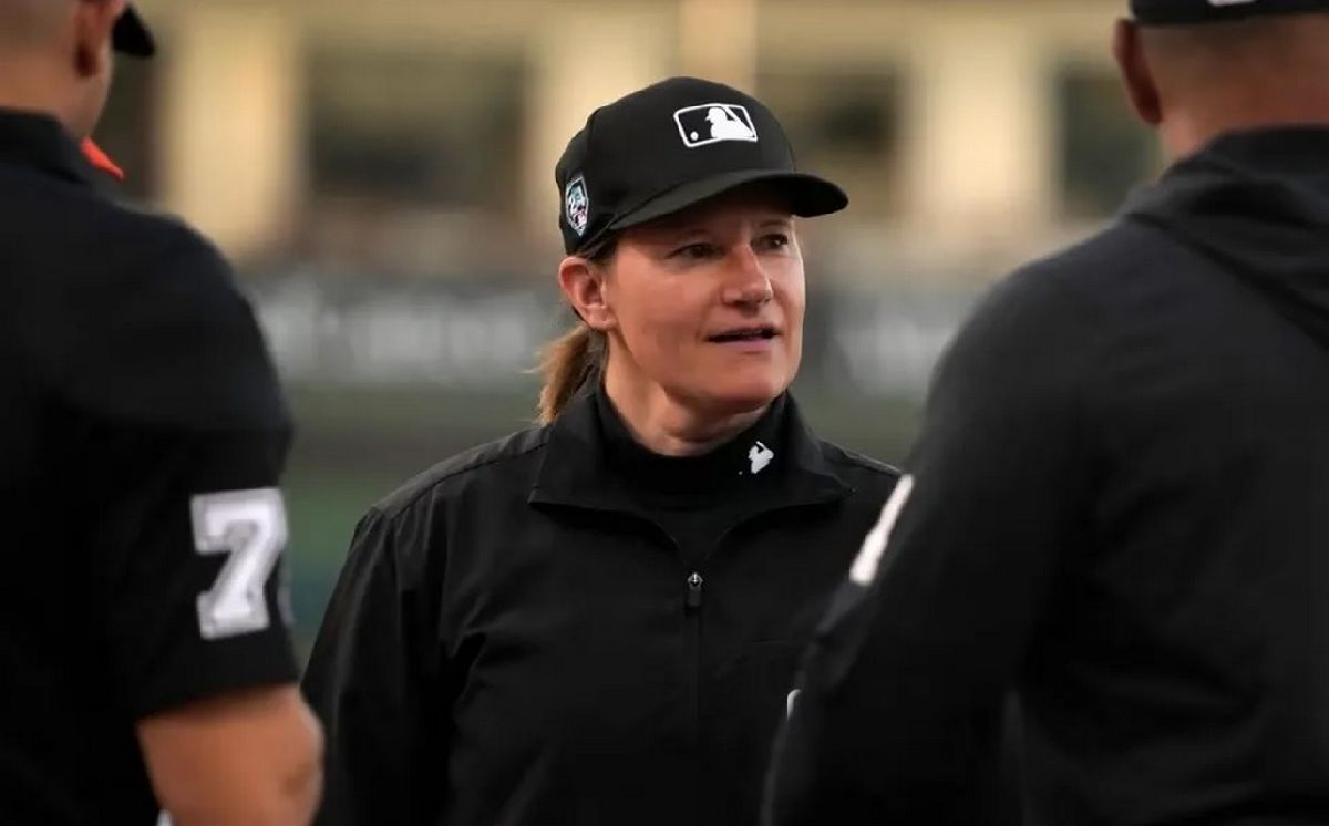 Jen Pawol debuta como umpire de MLB en el Spring Training
