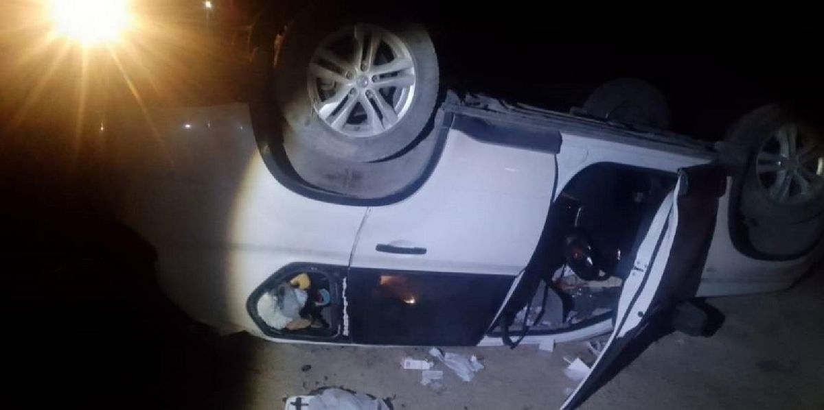 Se accidenten y lugareños les roban en lugar de ayudarles.