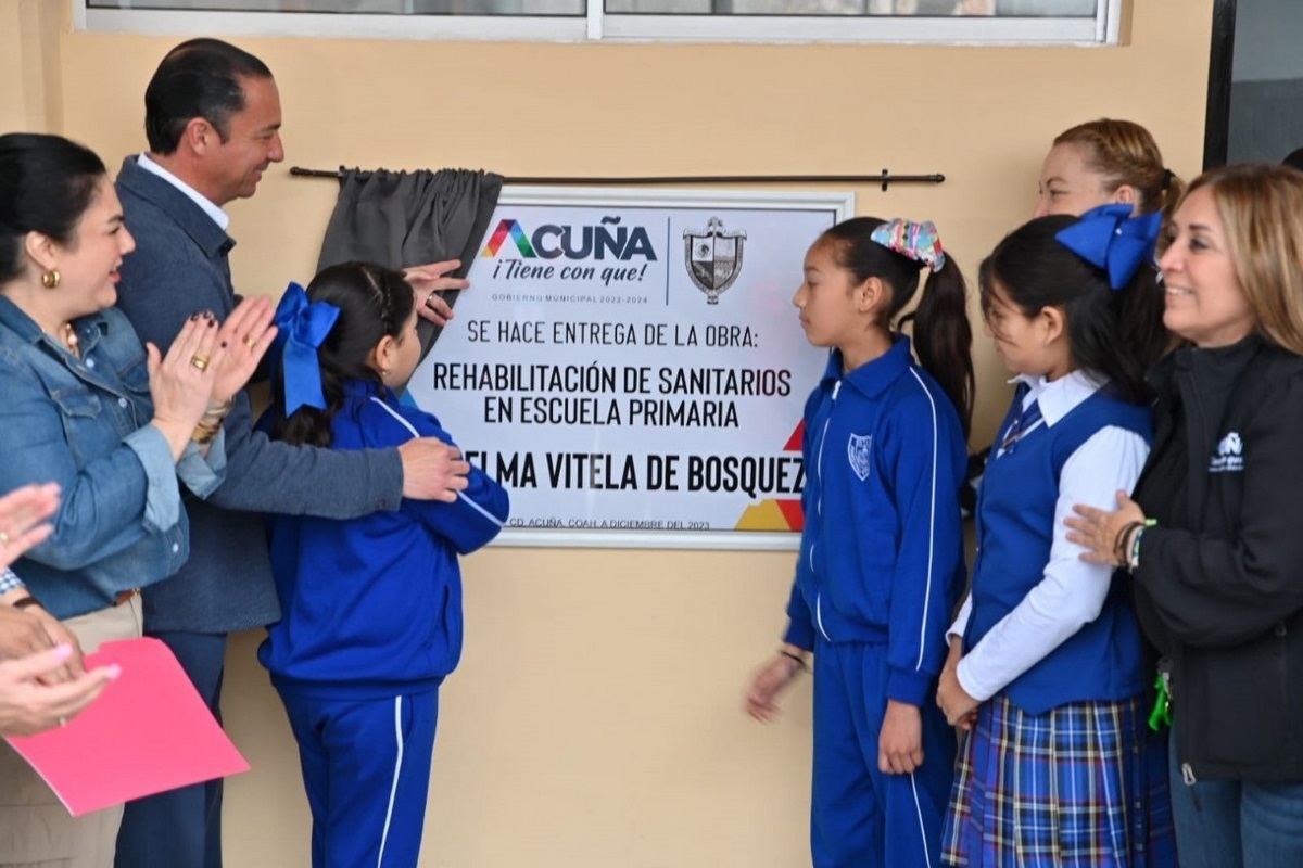 Seguirá el apoyo a escuelas y a la niñez de Acuña: Emilio