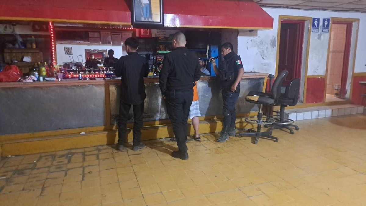 CLAUSURAN BAR «EL REY DE COPAS» POR VIOLAR LA LEY DE ALCOHOLES