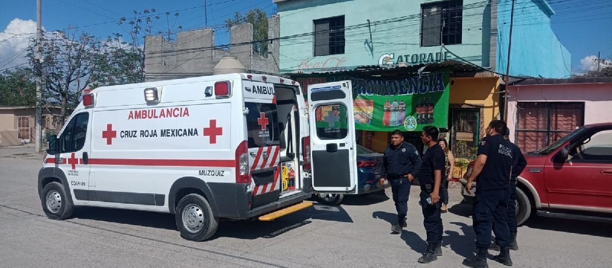 MUJER RECUBRE DESCARGA ELÉCTRICA EN LA INFONAVIT