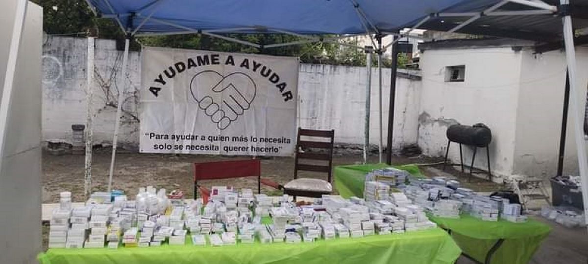 FUNDACIÓN AYÚDAME A AYUDAR DONA MEDICAMENTO EN MÚZQUIZ