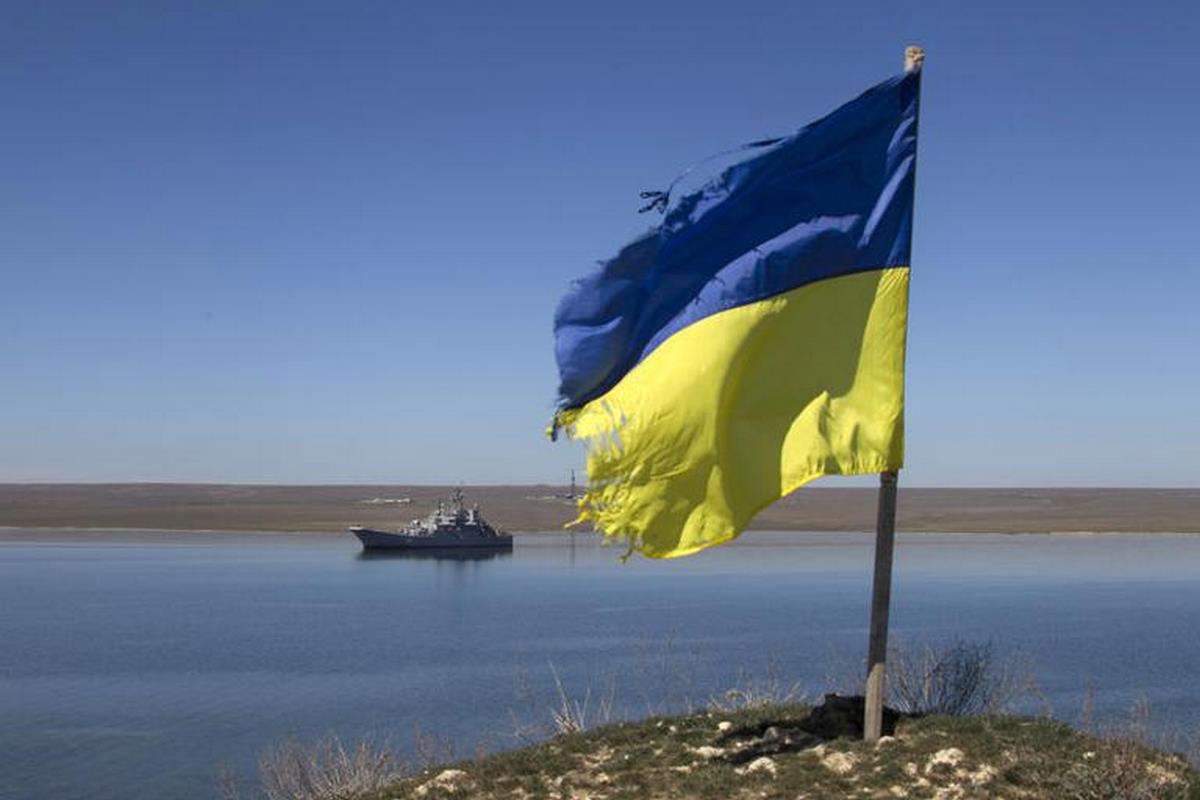 Ucrania ataca un buque de guerra y un barco de reconocimiento rusos, según la armada