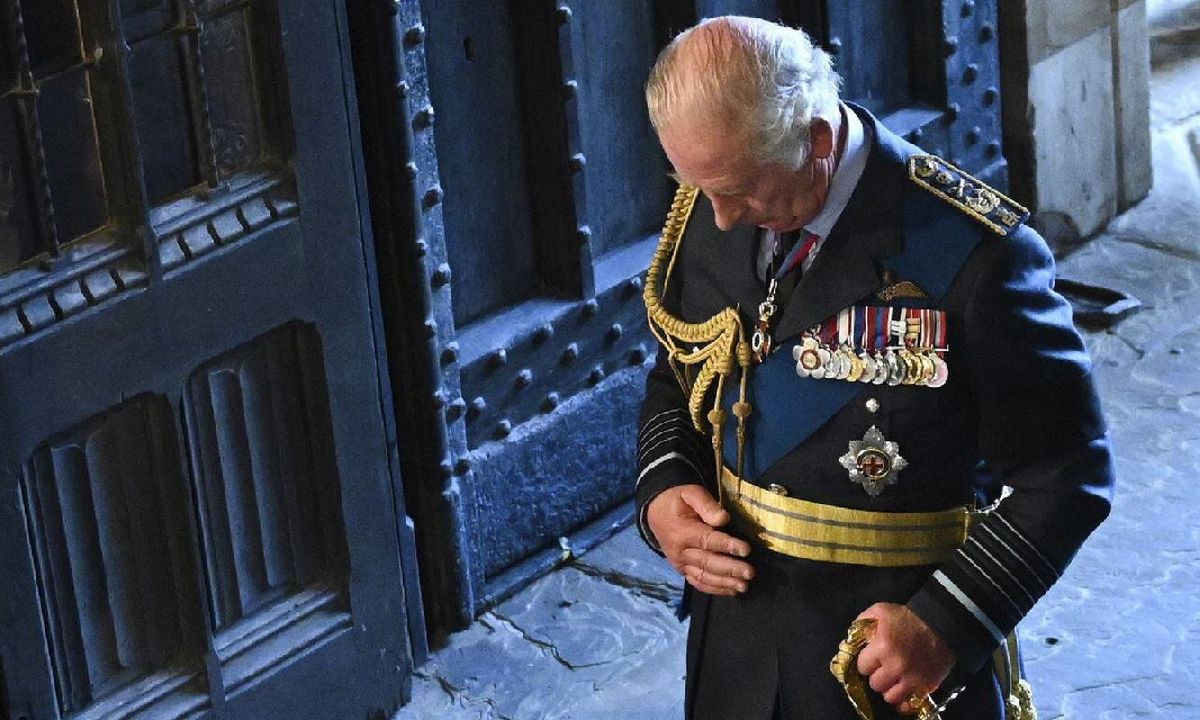 ‘Carlos III se está muriendo, su enfermedad es irreversible’