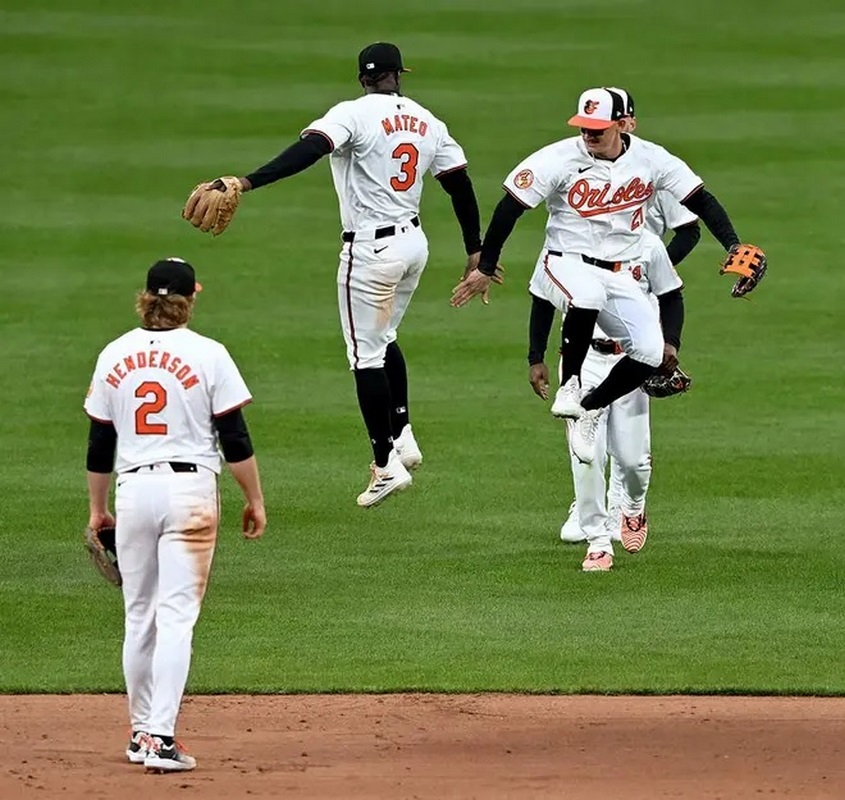 Orioles inician la fiesta; apalearon a Los Angelinos y Ramón Urías anotó