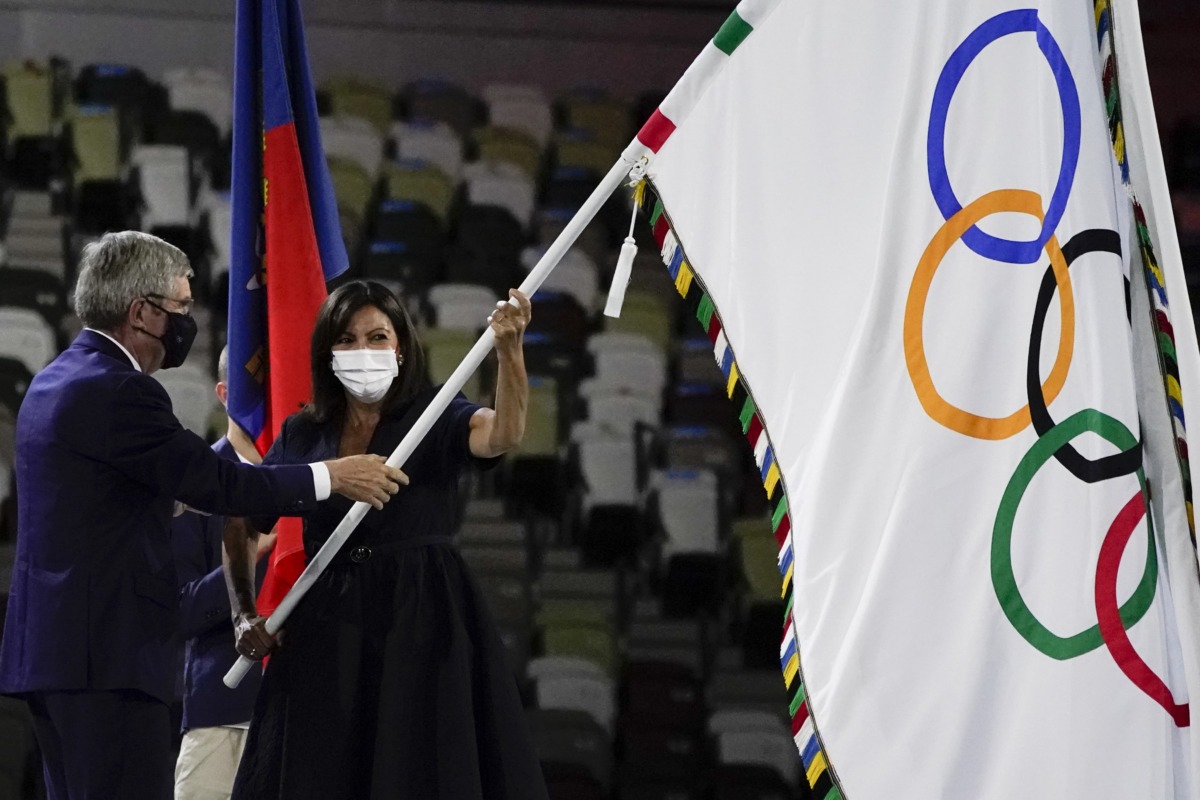 Alcaldesa de París pide prohibir a los deportistas rusos en Juegos Olímpicos, pero no a Israel