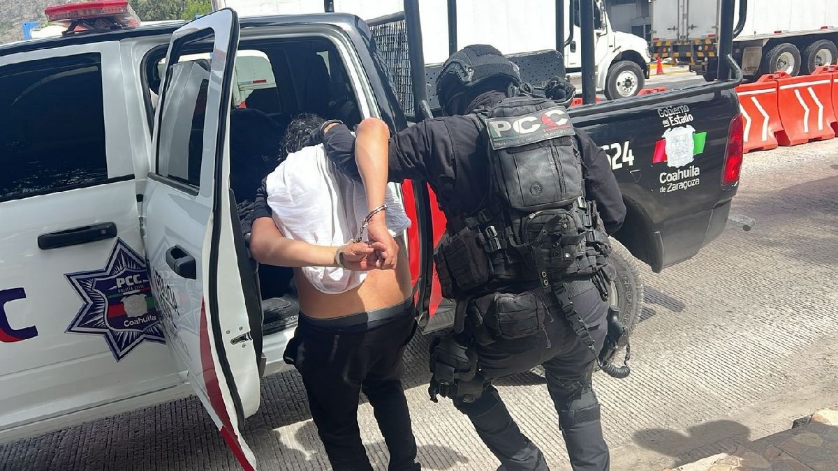 Poblanos alcoholizados provocan persecución en la carretera 57; Policía de Coahuila los captura