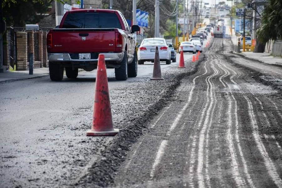 Realizan recarpeteo de la calle Mina