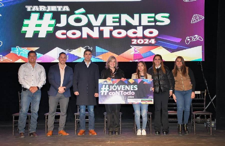 Entrega alcaldesa más de 5 mil tarjetas «jóvenes coN Todo» 2024