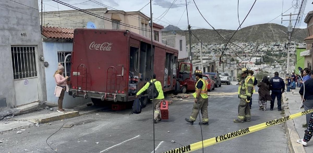 Chofer termina con las piernas fracturadas en accidente