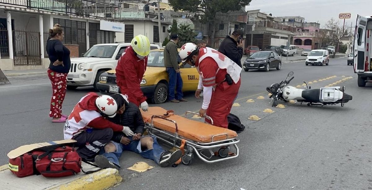 Se lesiona motociclista tras accidente
