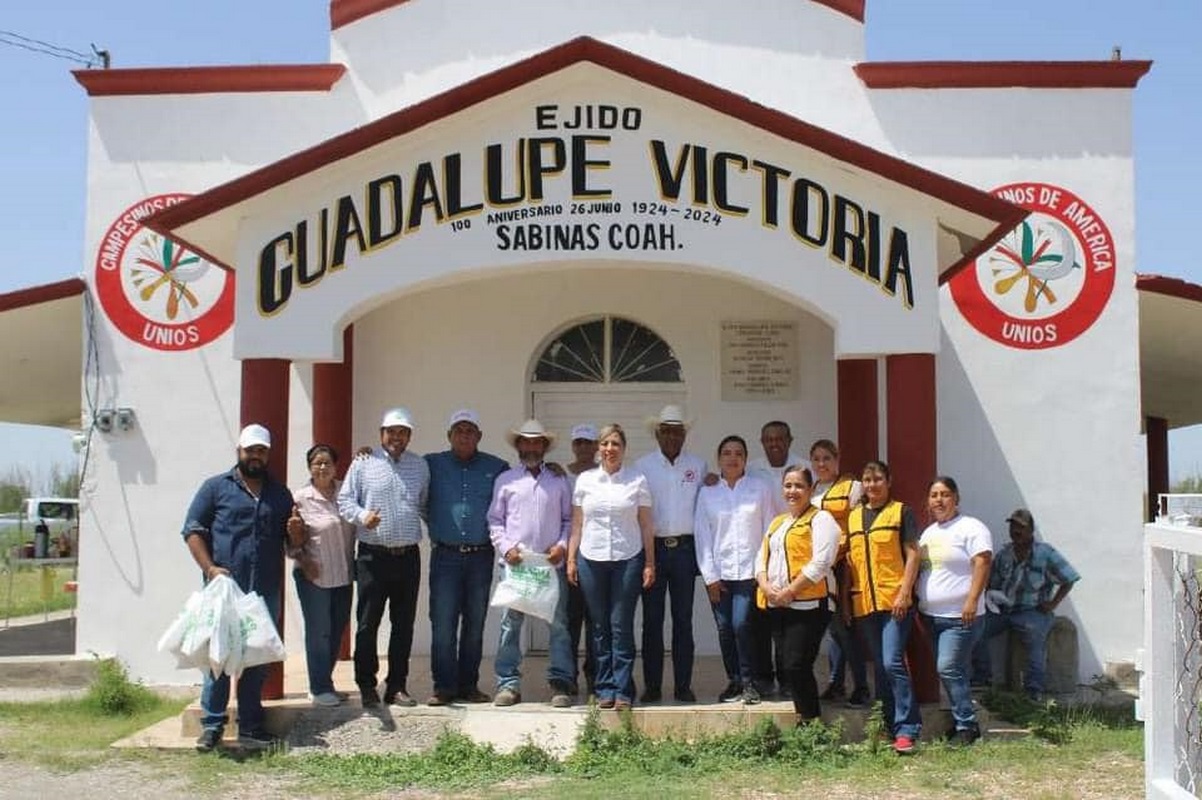 Recibe ejido Guadalupe Victoria a Zulmma Guerrero