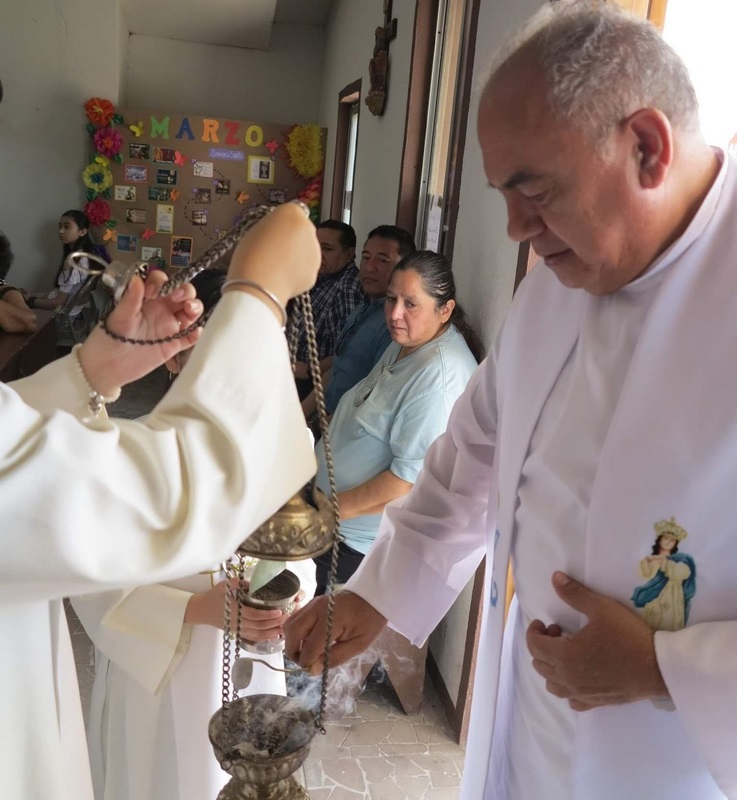 Misas de barrio acercan familias a la iglesia: Párroco Mariano Carrillo Alba