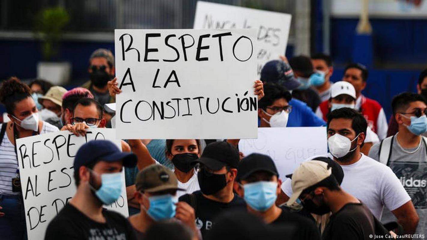 El Salvador aprueba agilizar cambios a su Constitución
