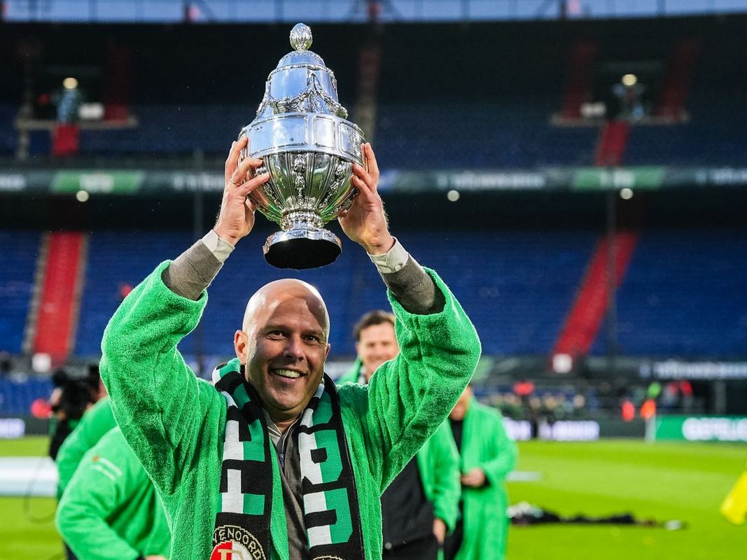 ¡Feyenoord se quedaría sin entrenador! Arne Slot, candidato para llegar al Liverpool