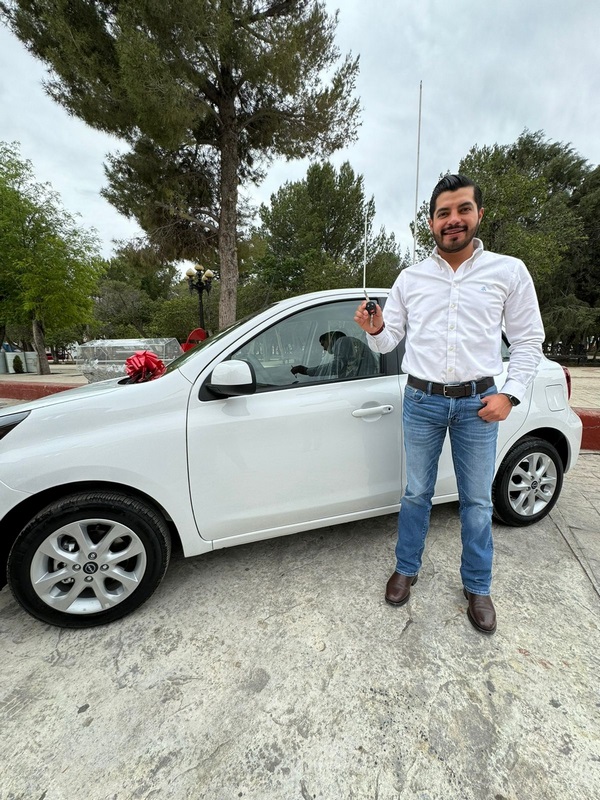 Anuncia Arteaga ganador del auto en Sorteo “Participa y Gana pagando tu predial 2024”