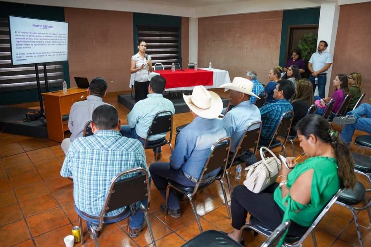 Capacitan a funcionarios municipales sobre prevención de delitos electorales.
