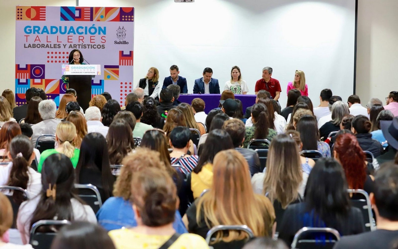 Gradúa DIF Saltillo a más de 200 alumnos y alumnas de talleres
