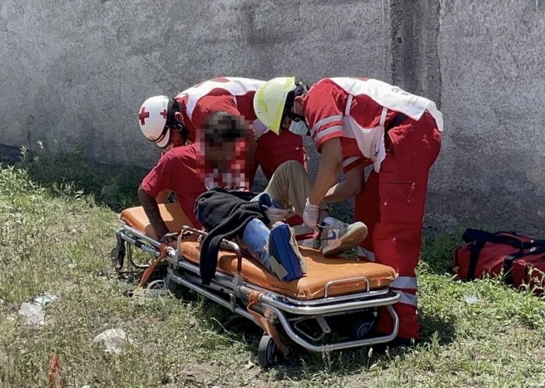 Se fractura drogadicto que escalaba techos