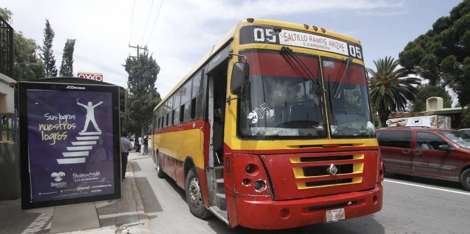 Denuncian a choferes de transporte urbano