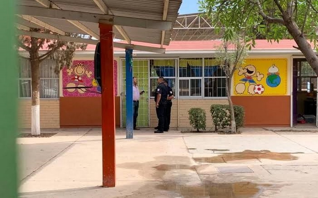 Menores se introducen a jardín de niños y causan daños