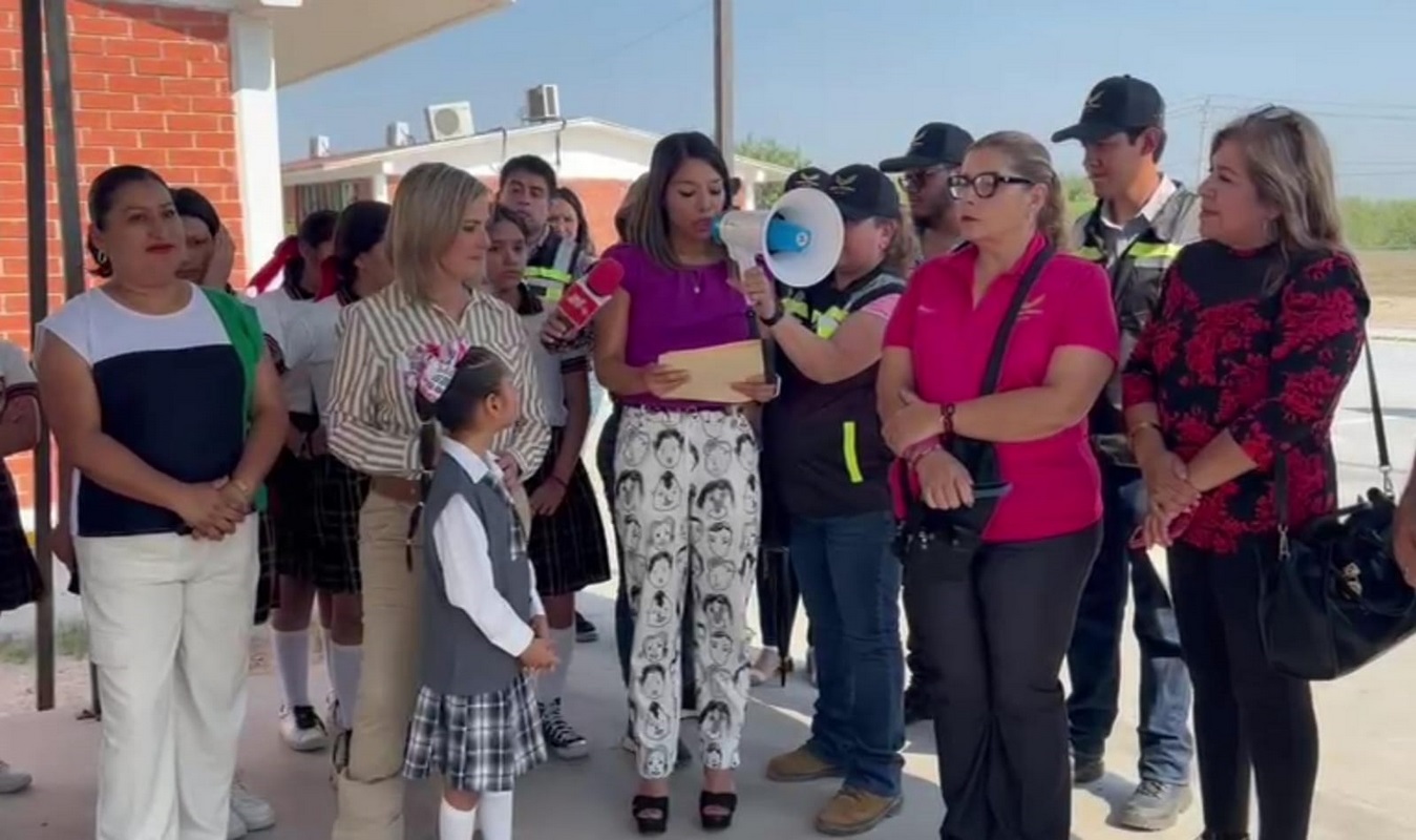 Realiza municipio construcción de techumbre en 2 escuelas de PN
