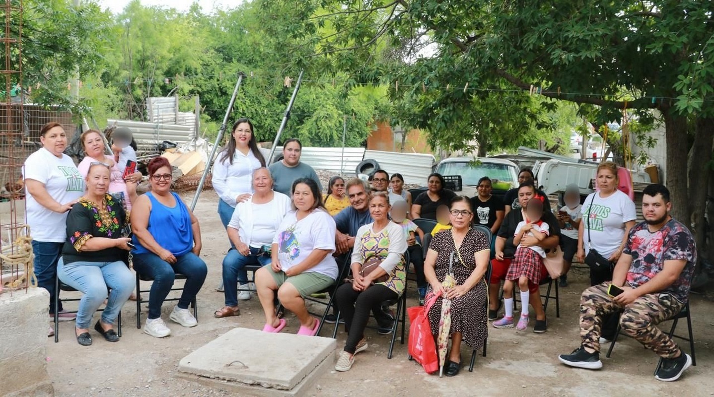 Se compromete Pily Valenzuela con transporte municipal para estudiantes