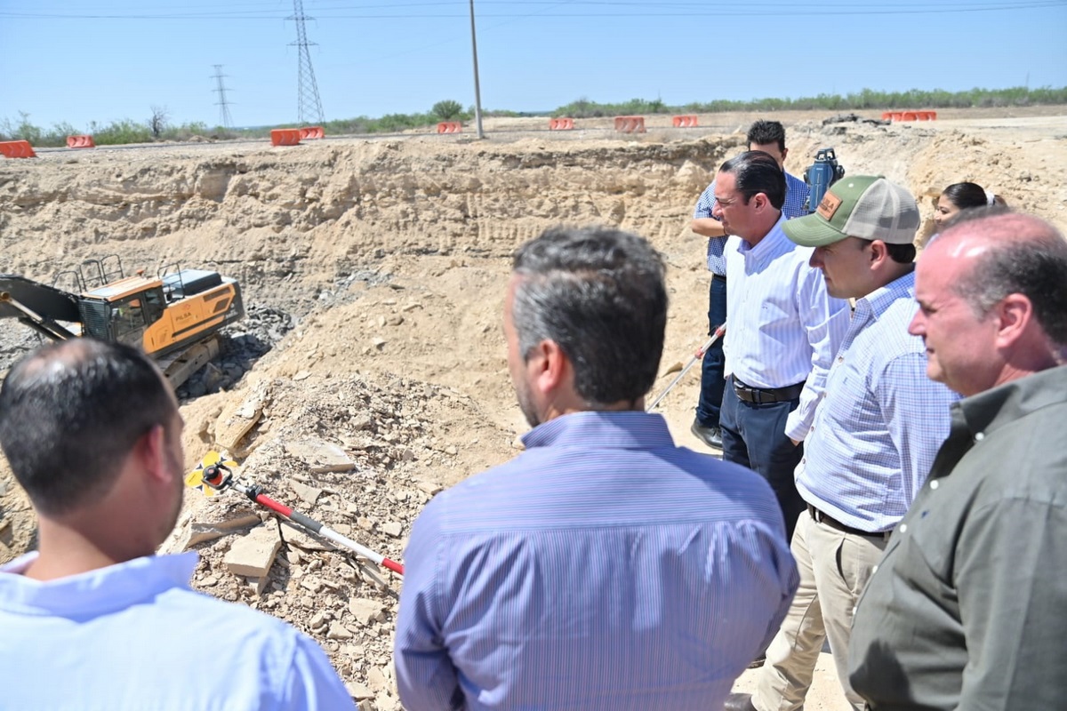 Gobernador y alcalde supervisan obra de construcción del bulevar Jesús María Ramon