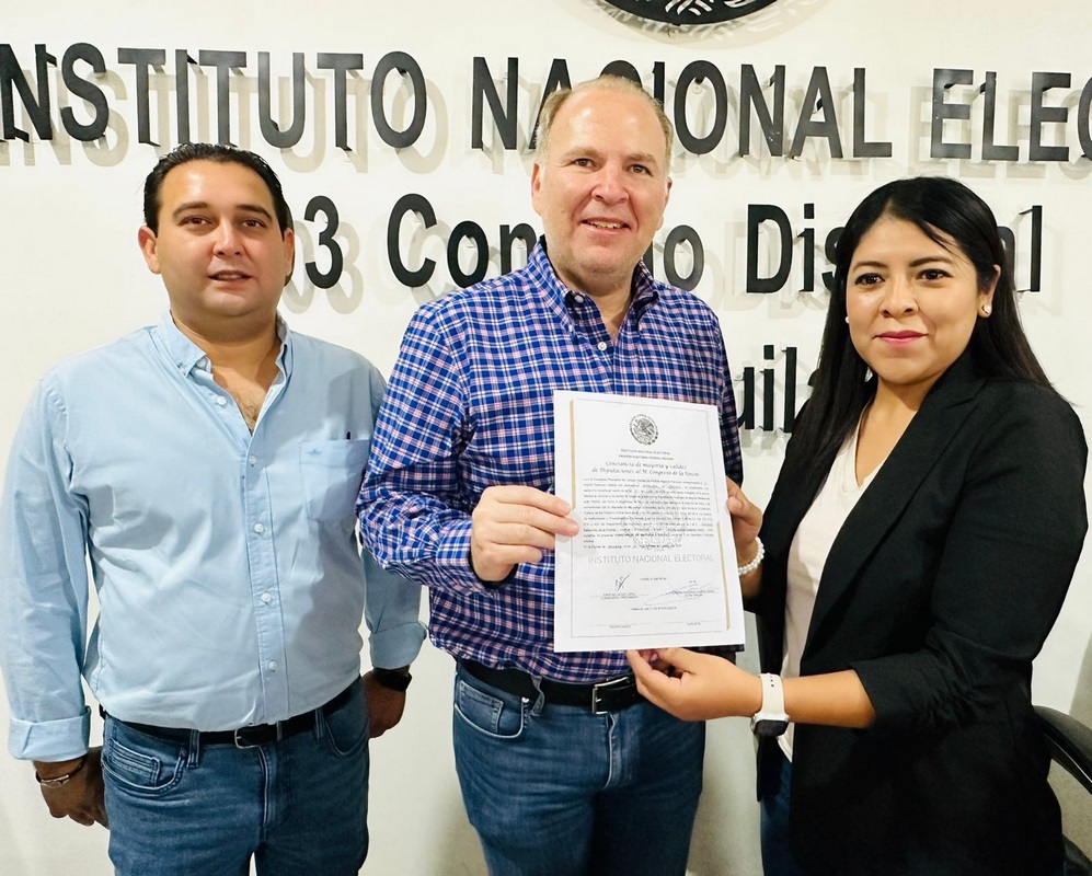 Recibe Theo constancia como diputado Federal electo del Distrito 03