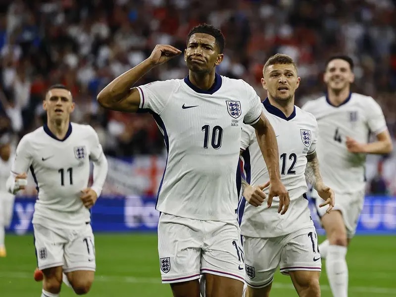 Inglaterra debuta en la Eurocopa con deslucido triunfo ante Serbia