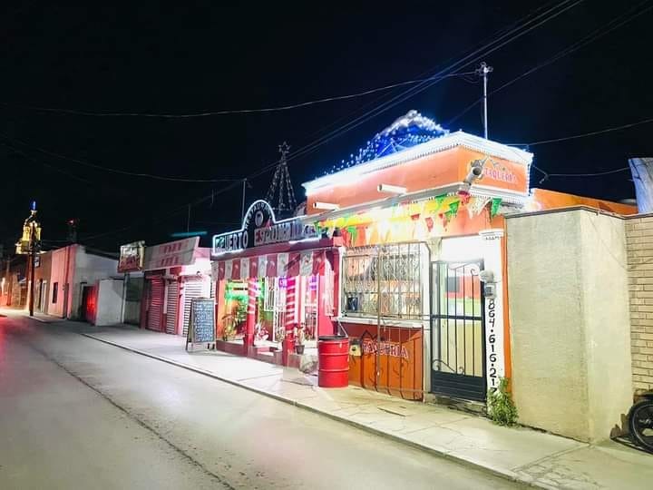 ROBAN EN TAQUERIA DON CHEPE Y QUEDA GRABADO EN VIDEO