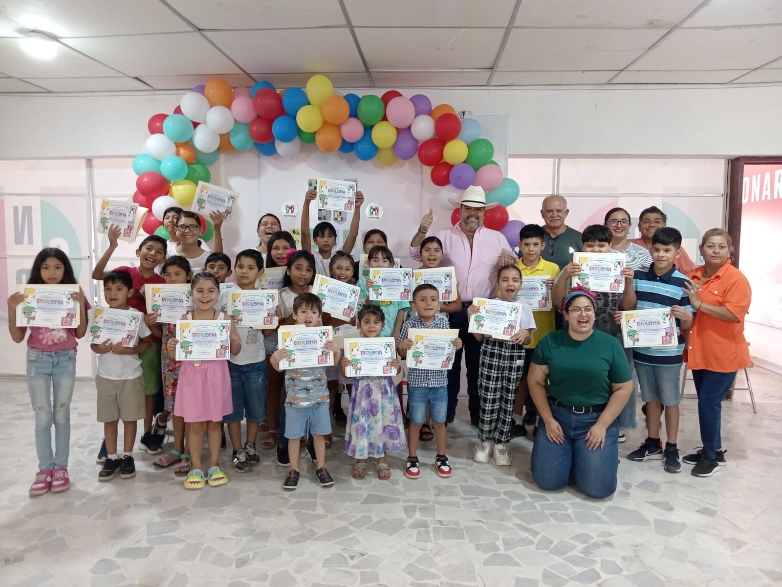 TODO UN ÉXITO CURSOS DE VERANO EN EL PRI EN MÚZQUIZ, GRAN CIERRE