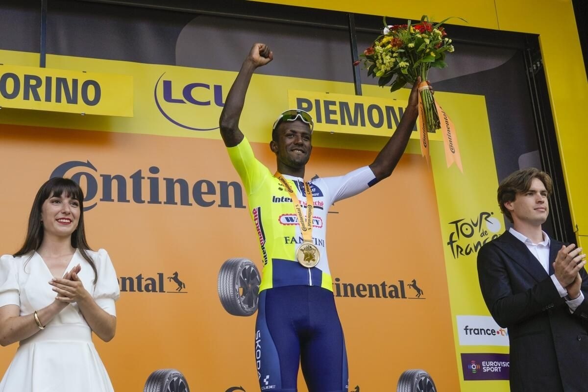 Biniam Girmay hace historia al ganar la etapa 3 del Tour de Francia 2024
