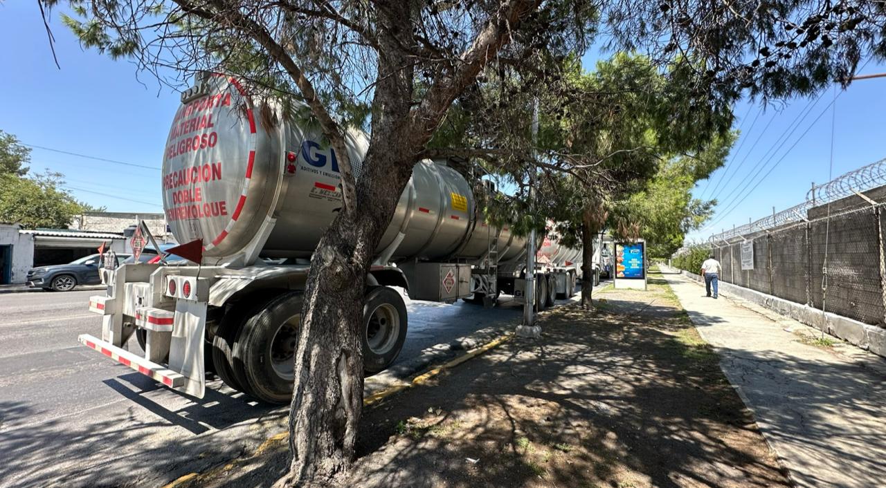 Detienen pipas con gasolina ilícita