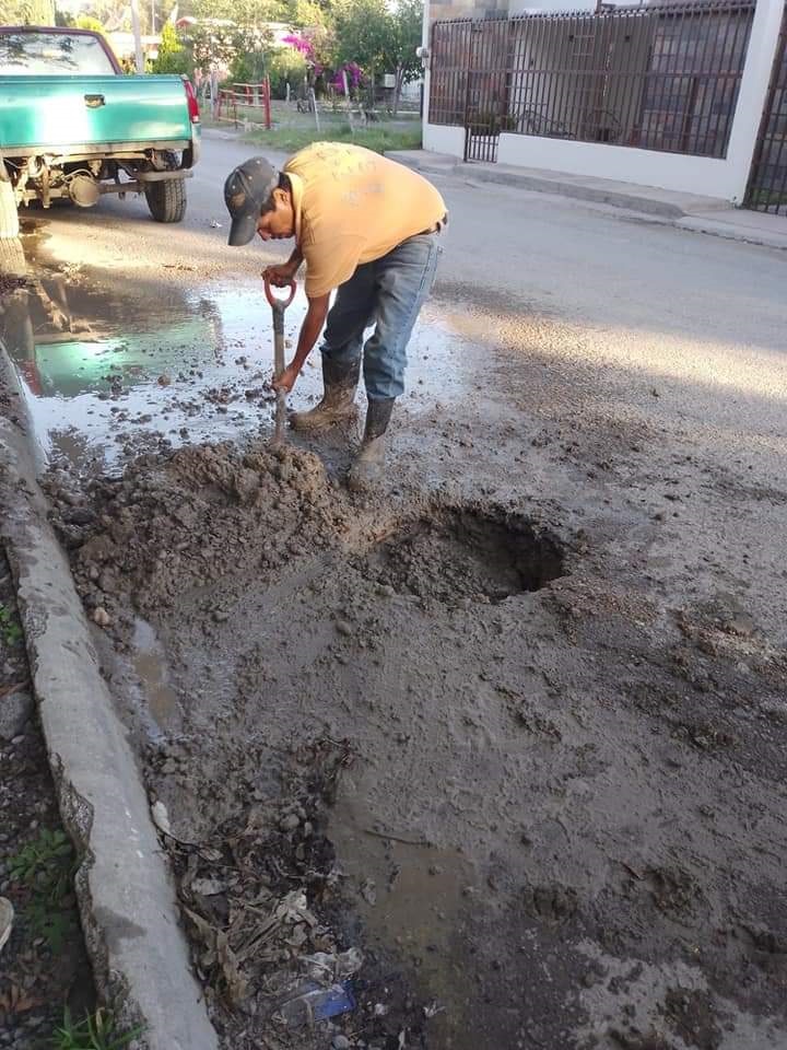 TUBERÍA VIEJA PROVOCA FUGAS DE AGUA