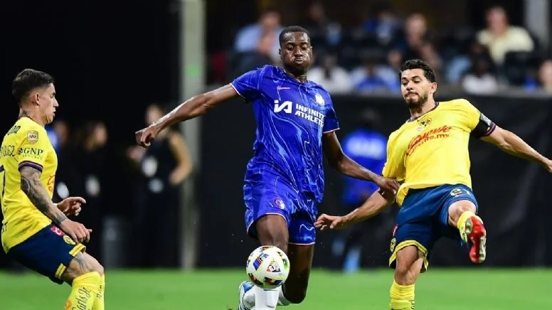 ¡Saquen el VAR! Con 2 clavados incluidos Chelsea goleó al América