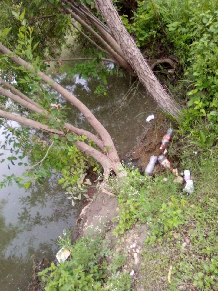 Paseantes contaminan agua del río Sabinas en ejido Santa María
