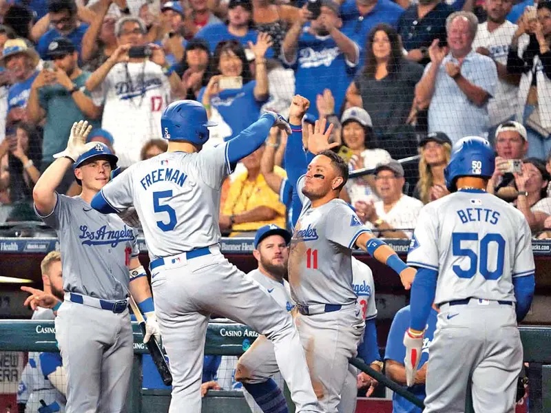 Día perfecto en la oficina; los Dodgers se quedan con la serie
