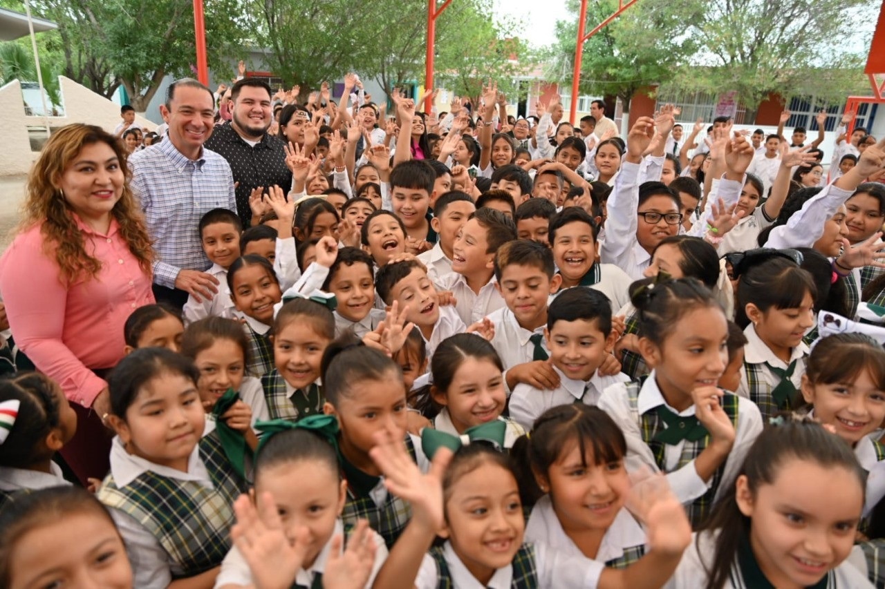 Entregan techo malla sombra a la escuela primaria Emiliano Zapata