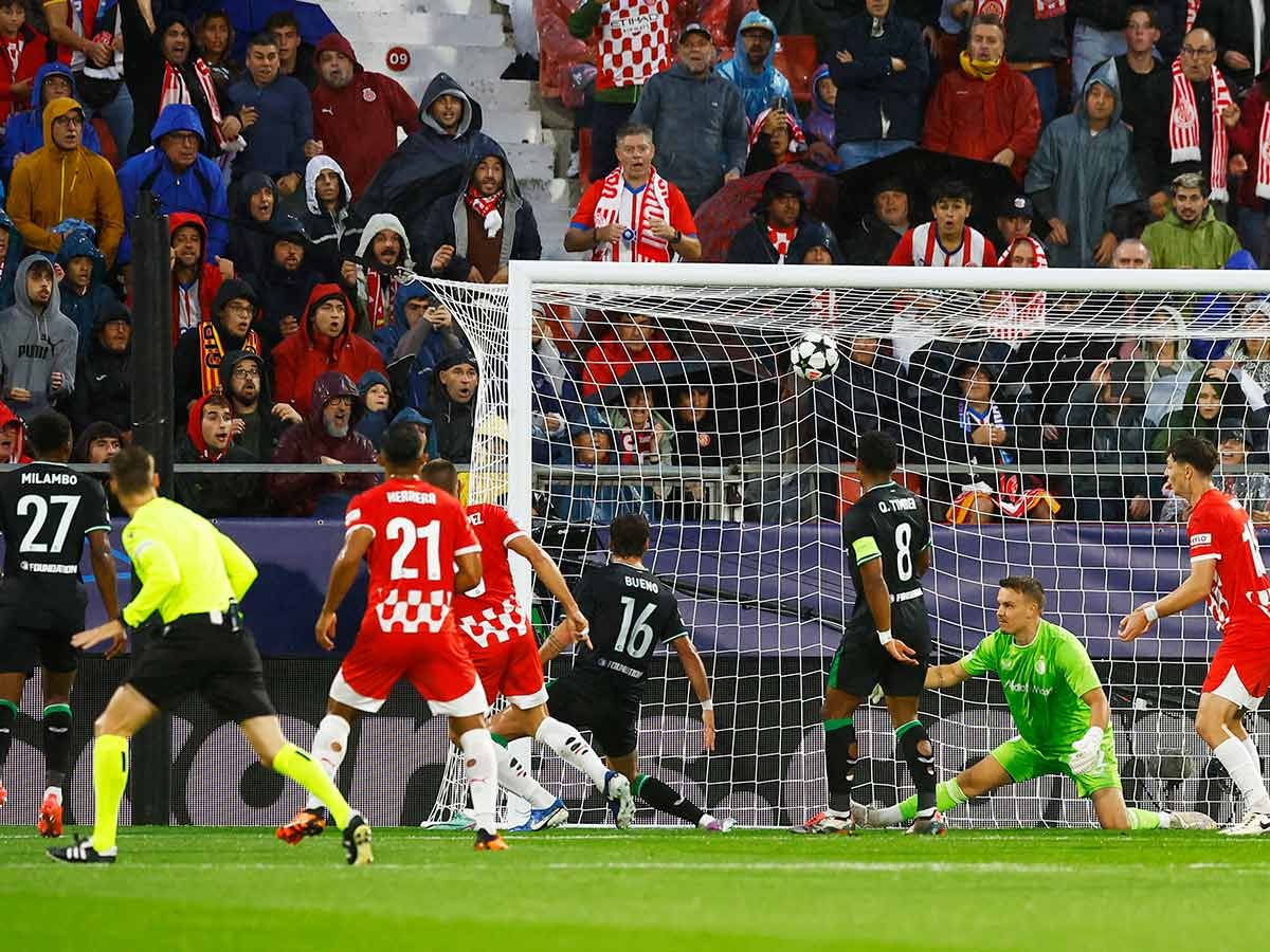 Girona sufrió pesadilla; dos autogoles ante el Feyenoord en Champions